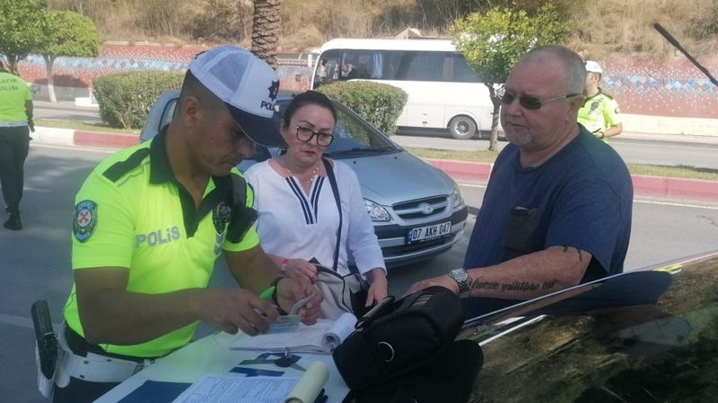 Antalya'daki yerli ve yabancı turistlere ceza yağdı