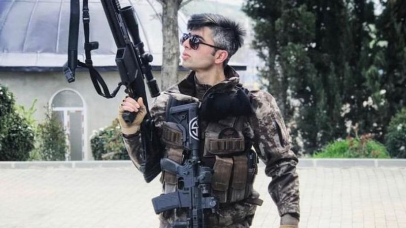 Sedefnur'un polis sevgilisi: Gözaltına aldığım adamlar bana el kol hareketi yapıyor