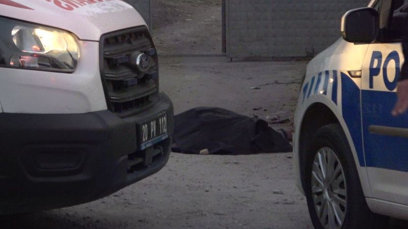 Denizli'de arızalanan araca bakım yapan tamirci ölü bulundu