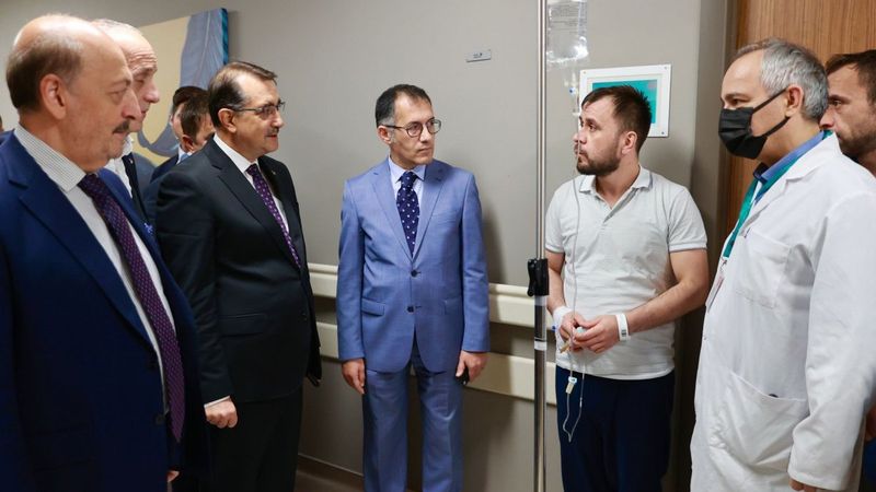 Bartın'daki maden faciası yaralılarına bakanlardan ziyaret