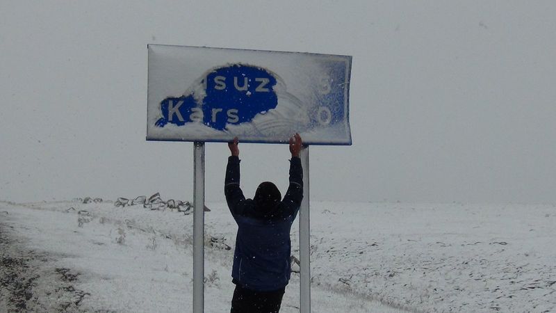 Kars'ın geneli beyaz örtüye büründü