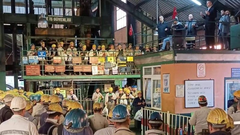 Zonguldak'ta madenciler, Amasra'da ölen 41 meslektaşları için dua etti