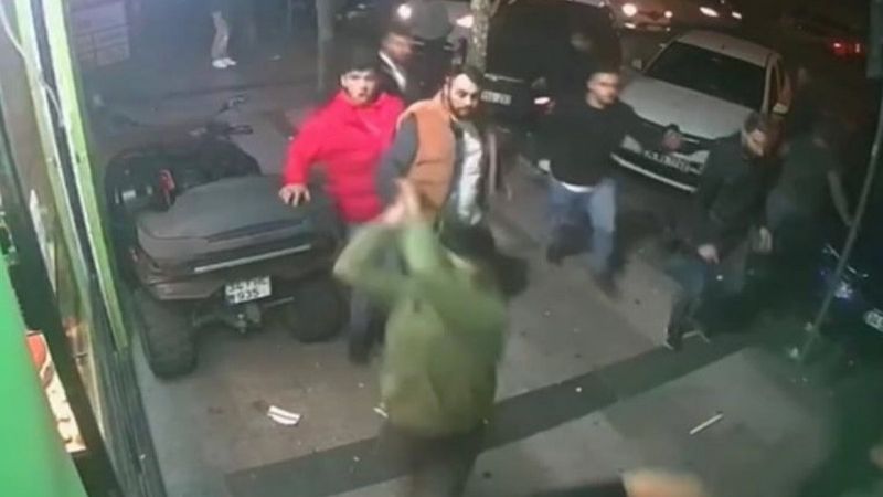 Beyoğlu'nda, haraç çetesi çiğ köfte dükkanına saldırdı