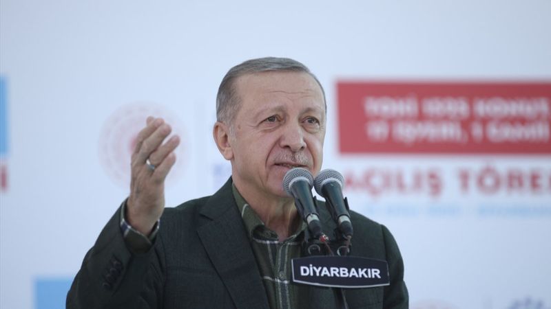 Cumhurbaşkanı Erdoğan, Diyarbakır'da 6'lı masaya seslendi