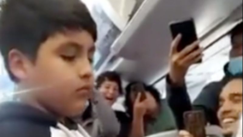 Zeka küpünü 7 saniyede çözen çocuk viral oldu