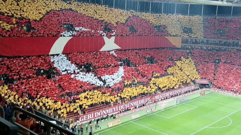 Galatasaray'dan 29 Ekim temalı koreografi