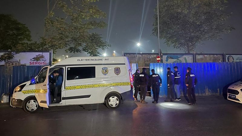 Fatih’te şantiye alanında, erkek cesedi bulundu
