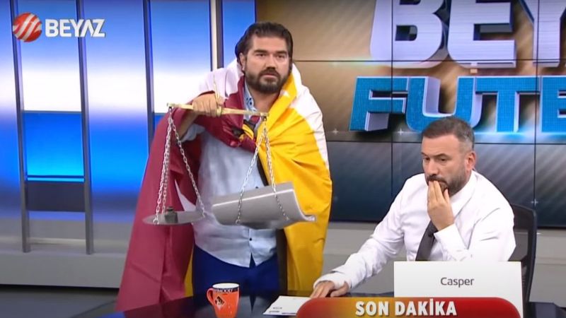 Rasim Ozan Kütahyalı, canlı yayına adalet terazisiyle çıktı