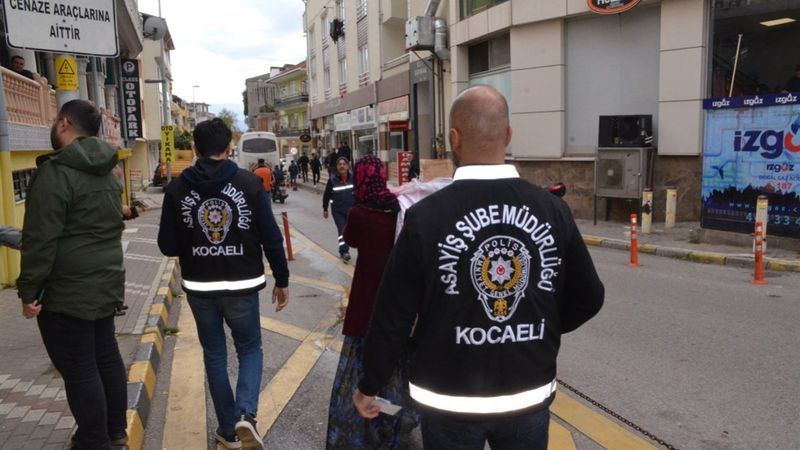 Ülke genelinde eş zamanlı uygulama: 52 gözaltı