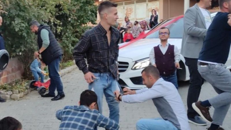 Bursa'da damadın kıyafetlerini yırtıp yemek yaptırdılar