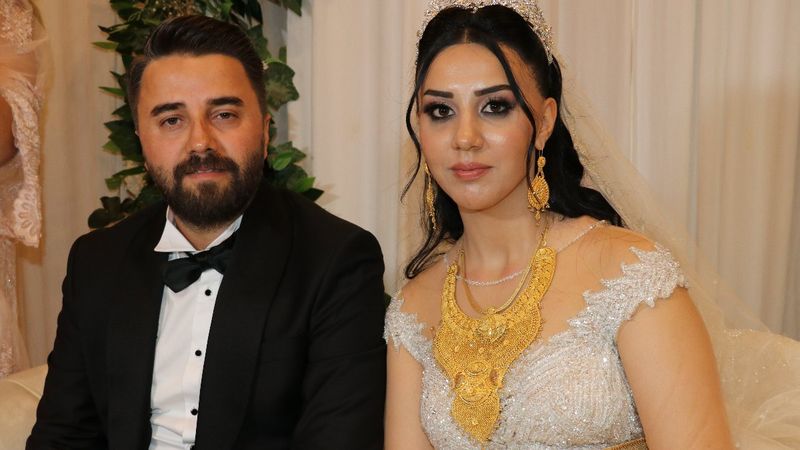 Van'da aşiret düğününde 3 milyon 650 bin TL'lik takı takıldı