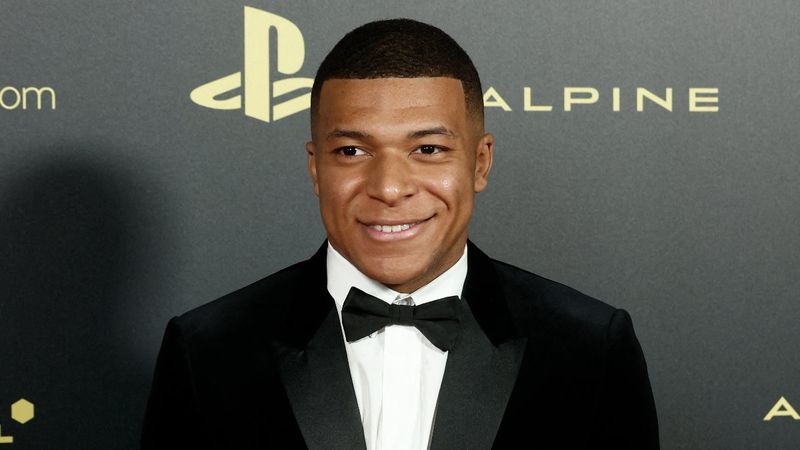 PSG'den Mbappe'nin maaşına dair açıklama