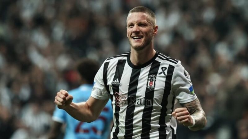 Wout Weghorst'tan sezonun en erken golü