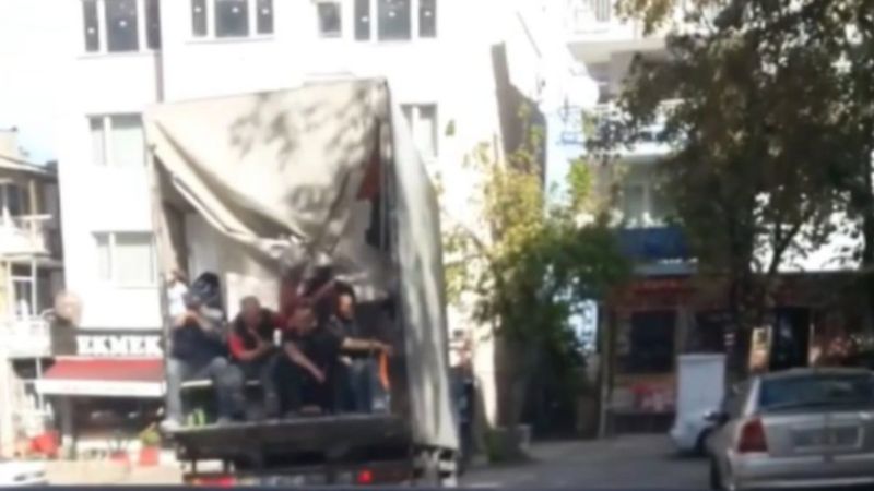 Bursa'da kamyonet kasasında yolculuk