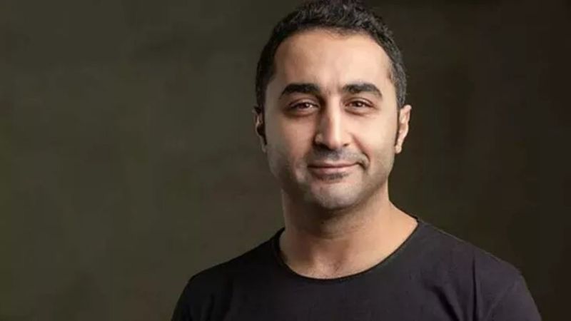 Güldür Güldür'ün Bilal'i Onur Buldu'nun sır gibi sakladığı eşi güzelliğiyle büyüledi! 