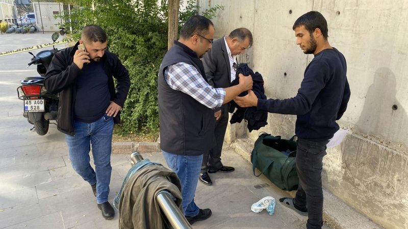 Manisa Adliyesi önünde bomba paniği