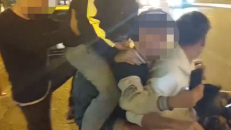 Antalya'da elektrikli bisiklete 6 kişi bindiler