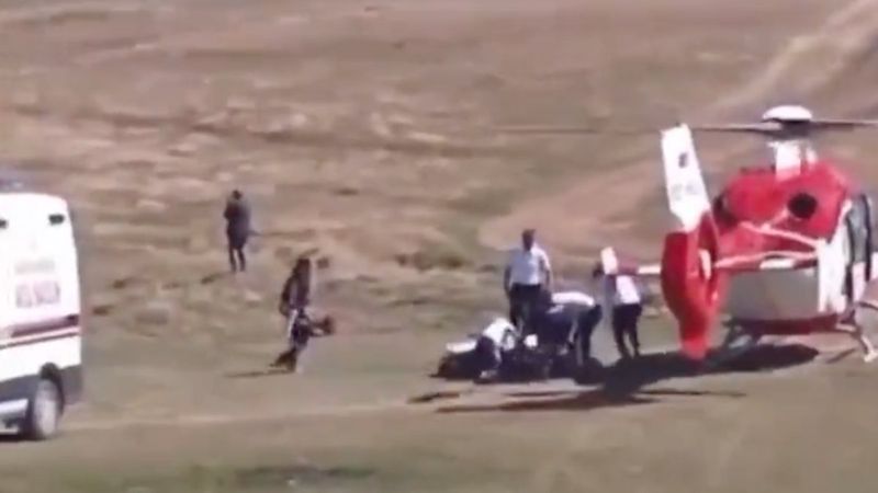 Dağ başında ambulans helikopter gören vatandaşın tepkisi