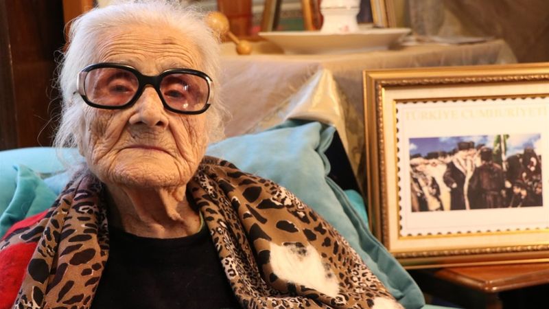 İzmir'de kuruluşuna şahit olduğu Cumhuriyet'in 99'uncu yılına hazırlandı