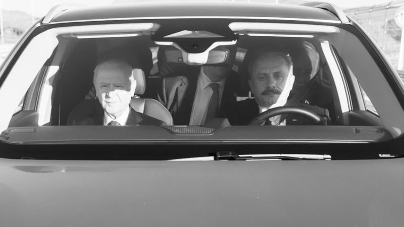 Mustafa Şentop'un Devlet Bahçeli'yle Togg'un direksiyonunun başına geçtiği anlar