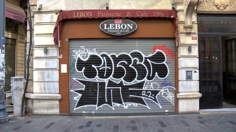 Beyoğlu'nda 212 yıldır hizmet veren Lebon Pastanesi kapandı