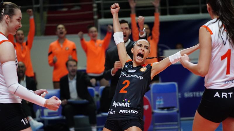 Eczacıbaşı, Fenerbahçe'ye set vermedi