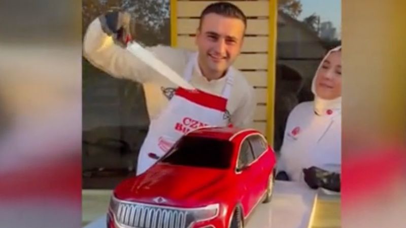 CZN Burak pastadan Togg aracı yaptı