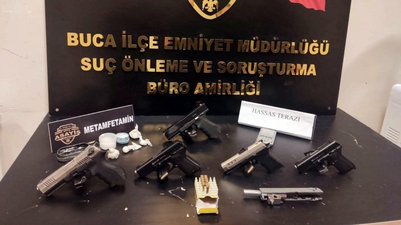 İzmir'de uyuşturucu operasyonu: 2 tutuklama