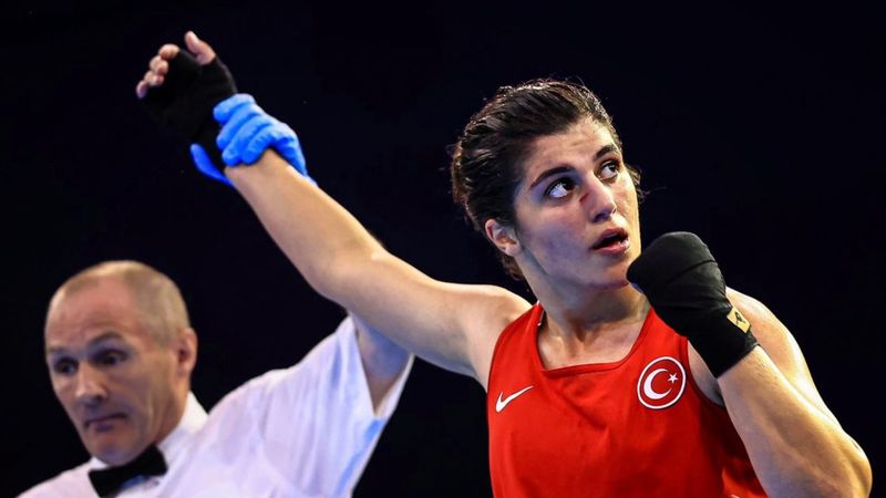 Milli boksör Busenaz Sürmeneli ameliyat oldu