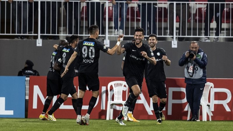 Ümraniyespor, Alanyaspor'u yenerek ilk galibiyetini aldı