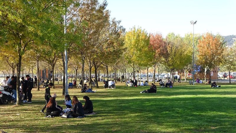 Kocaeli'de yaz gününü aratmayan sıcaklık