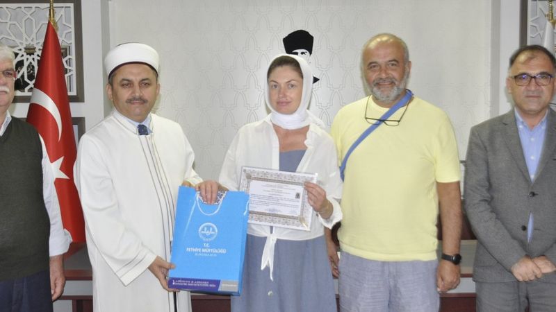 Muğla'da Ukraynalı kadın İslamiyet'i seçti