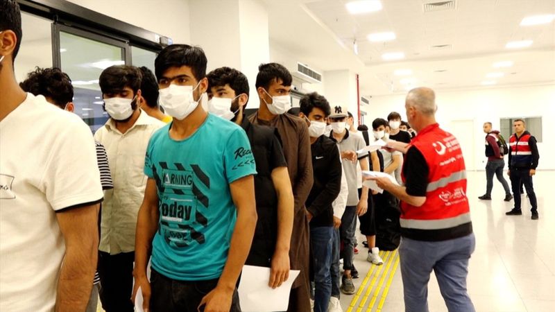 İstanbul Valiliği: 11 ayda 148 bin kaçak göçmene işlem yapıldı