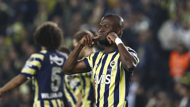 Fenerbahçe, Sivasspor'u tek golle mağlup etti