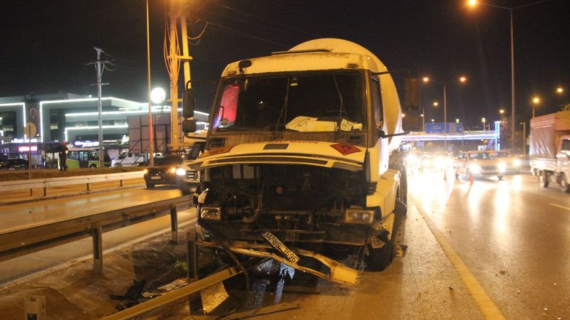 Kocaeli'de LPG yüklü tanker kaza yaptı