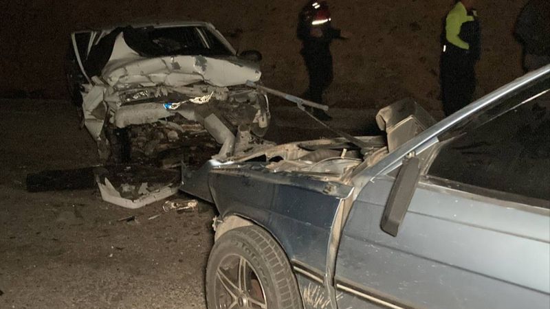 Mersin'de otomobiller kafa kafaya çarpıştı: 2 ölü