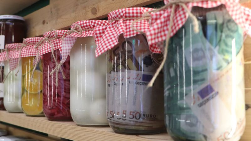 Samsunlu turşucu euro ve doların turşusunu kurdu