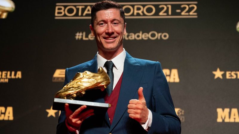 Robert Lewandowski, Altın Ayakkabı ödülünü kazandı