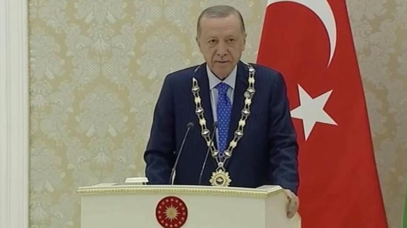 Cumhurbaşkanı Erdoğan'a İmam Buhari Nişanı takdim edildi