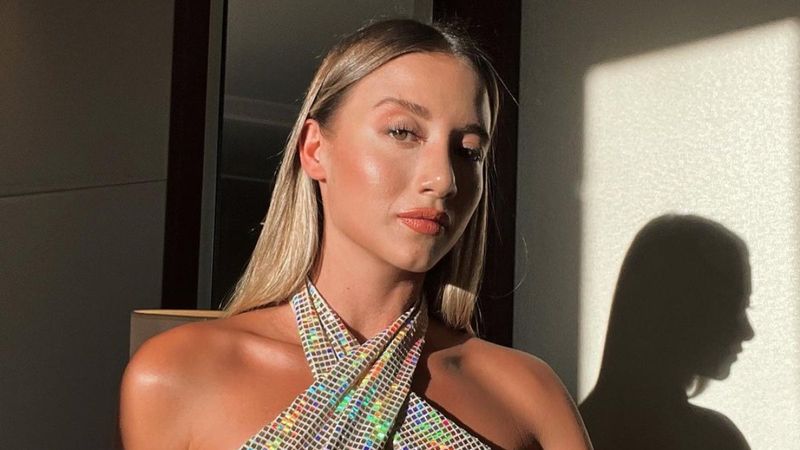 Aleyna Kalaycıoğlu pembe taytıyla güneş banyosu yaptı, görenin nutku tutuldu! 'Akıllara zararsın'