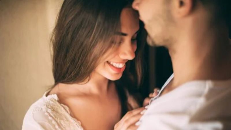 SEVGİLİNİZLE TEN UYUMUNUZ: Ten uyumu nasıl anlaşılır?