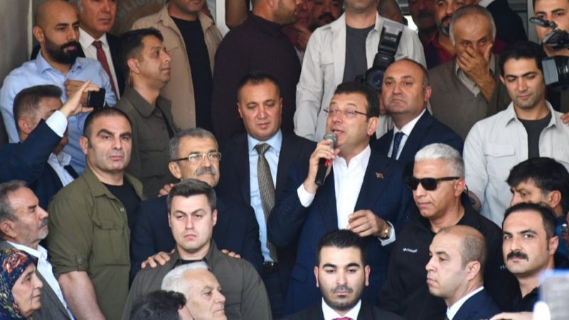 Ekrem İmamoğlu, İmamoğlu Belediyesi'ni ziyaret etti