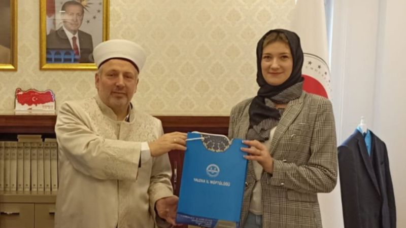 Moldovyalı Cristina Zoia, Müslüman oldu