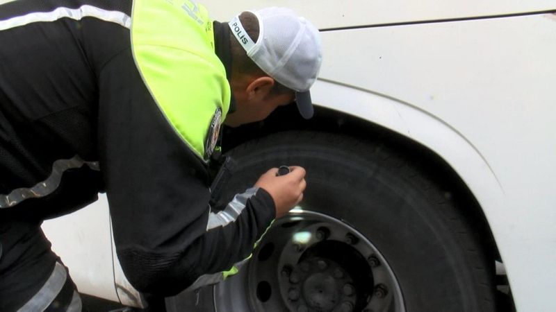 15 Temmuz Demokrasi Otogarı'ndaki otobüsler ve yolcular denetlendi