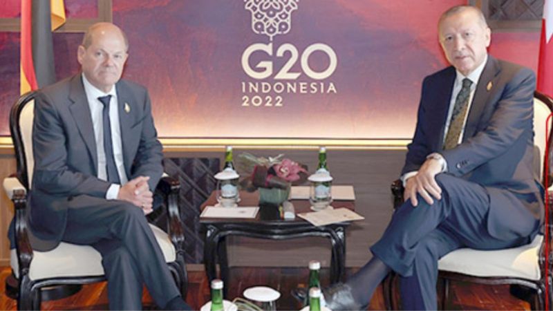 Cumhurbaşkanı Erdoğan ile Kılıçdaroğlu'nun diplomasi kareleri