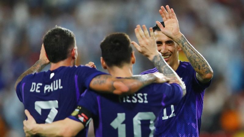 Arjantin, Birleşik Arap Emirlikleri'ni farklı geçti