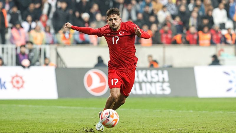 Cengiz Ünder: Taraftar inanılmaz güzeldi, harikalardı