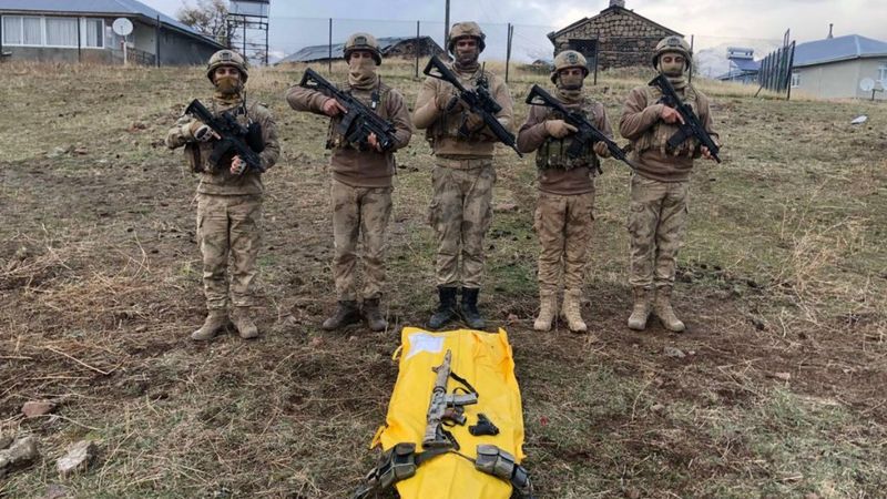 Süleyman Soylu: 2 teröristten biri ölü ele geçirildi