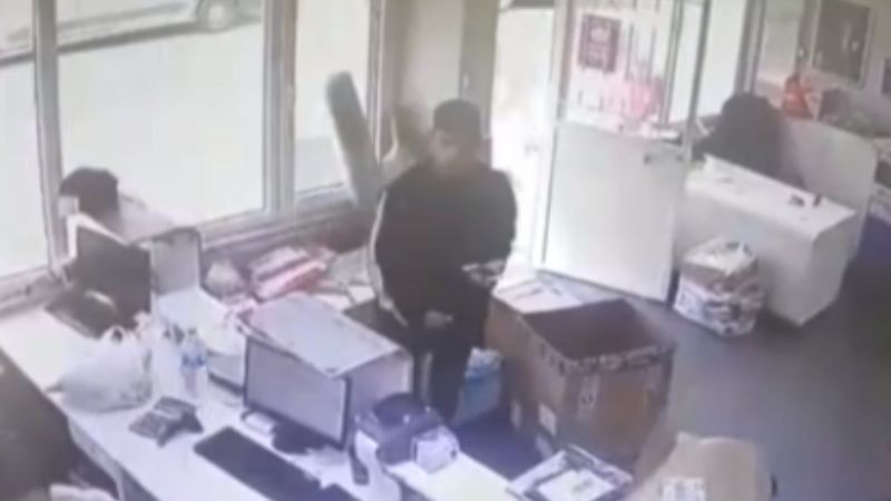 Sarıyer'de kargodan 72 bin TL’lik bilgisayarı çaldı