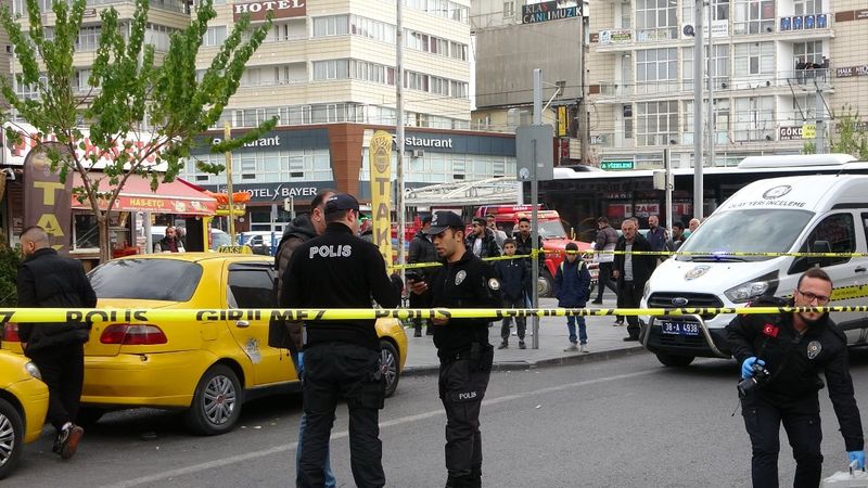 Kayseri'de kavgada, husumetlisi yerine babası ve kardeşini vurdu